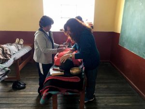 Violant Clop - Perú 2012 - Trabajo con los médicos del cielo
